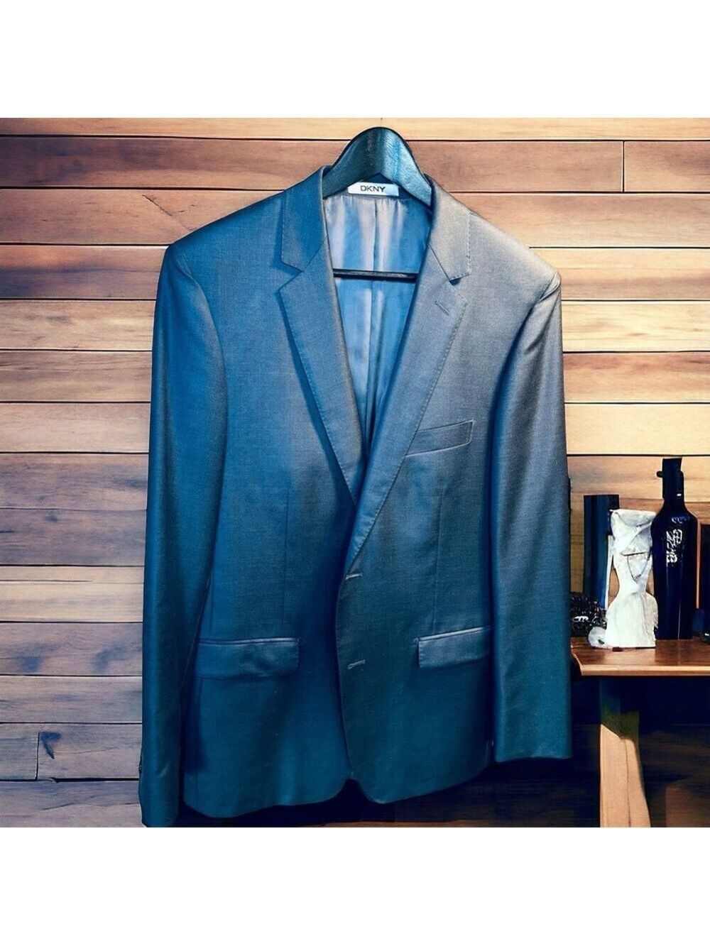 DKNY Men’s Gray Suit SZ 40R